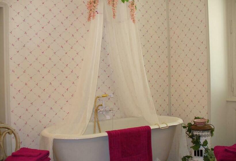 غرفة كومفورت, Château Des Lutz