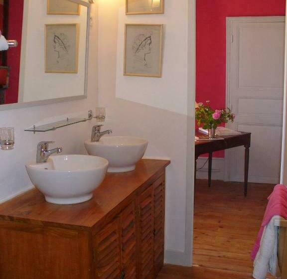 غرفة قياسية, Château Des Lutz