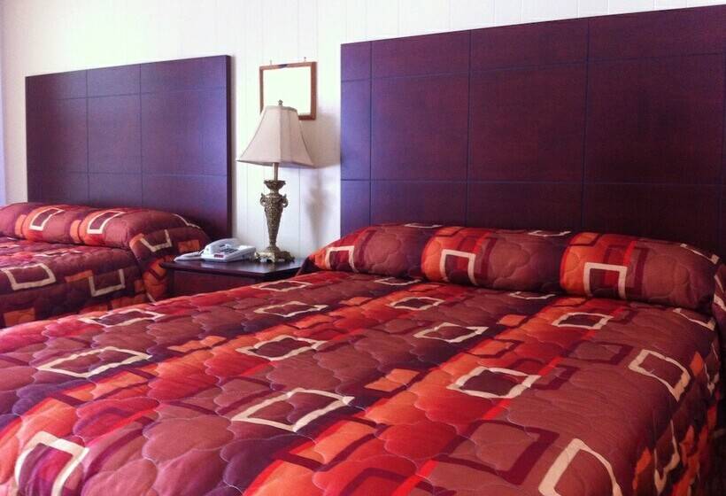 带2个双人床的标准工作室, Deep River Motel