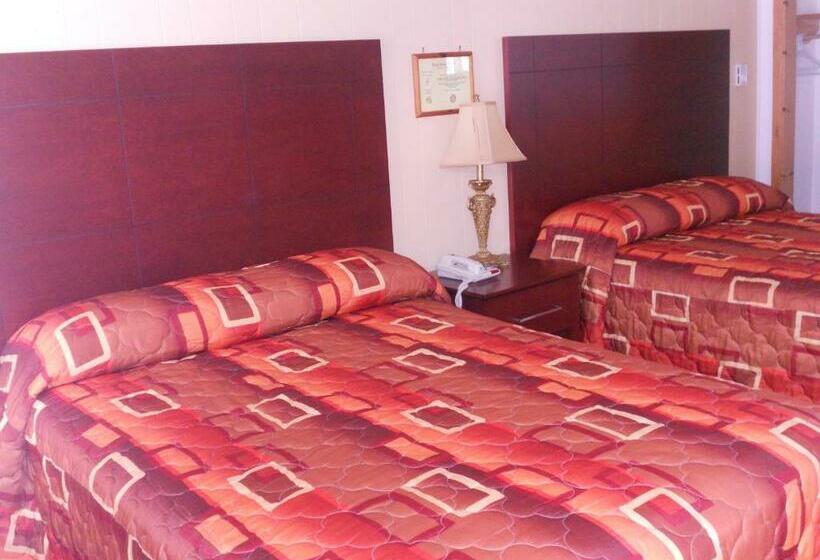 带2个双人床的标准工作室, Deep River Motel