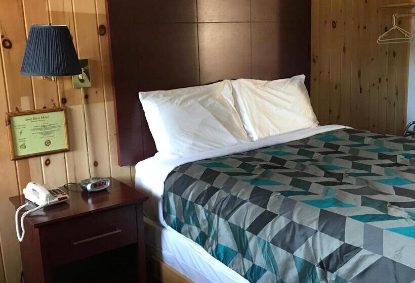 Quarto Estandar, Deep River Motel