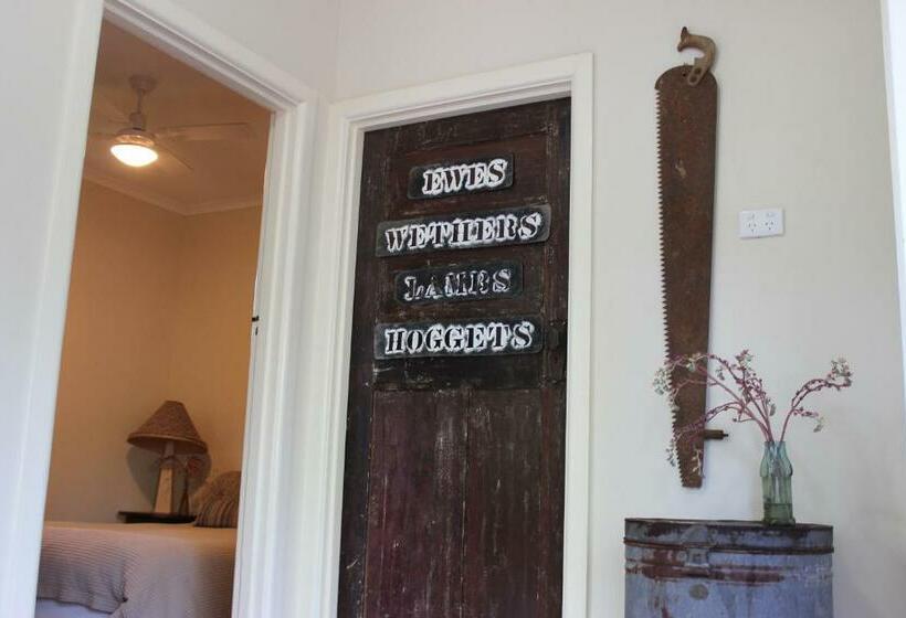 בית, 2 חדרי שינה, Corynnia Station