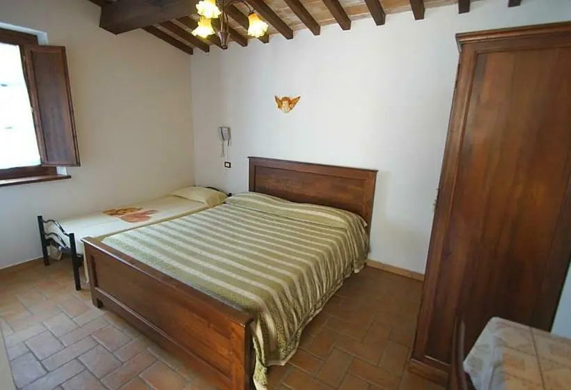 スタンダードトリプルルーム, Agriturismo La Valle Dei Fiori Di Bellucci Rosanna