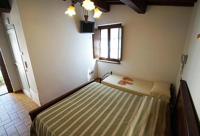 스탠다드 트리플 룸, Agriturismo La Valle Dei Fiori Di Bellucci Rosanna