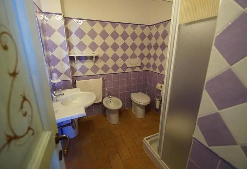 スタンダード4人部屋, Agriturismo La Valle Dei Fiori Di Bellucci Rosanna