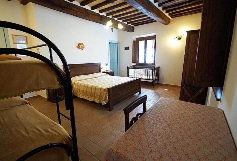 4인용 스탠다드 룸, Agriturismo La Valle Dei Fiori Di Bellucci Rosanna