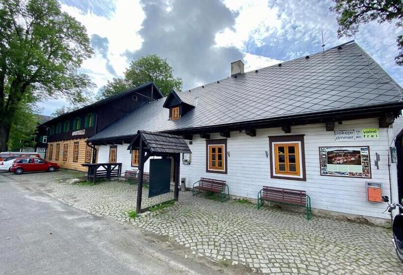 Négyágyas Standard Szoba Közös Fürdővel, Penzion Rejviz