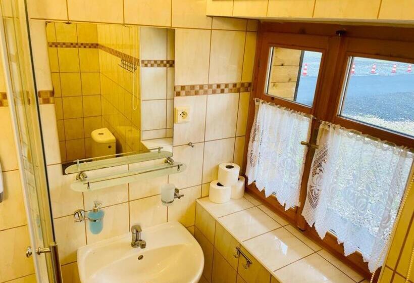1 Szobás Apartman, Penzion Rejviz