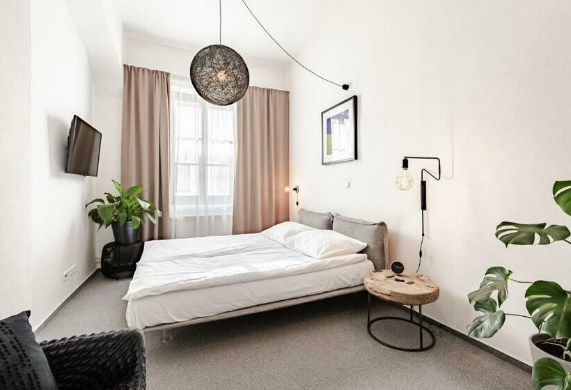 غرفة إقتصادية, Pivoňka