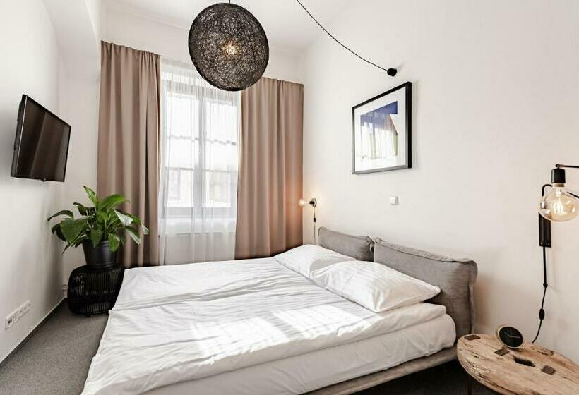 غرفة إقتصادية, Pivoňka