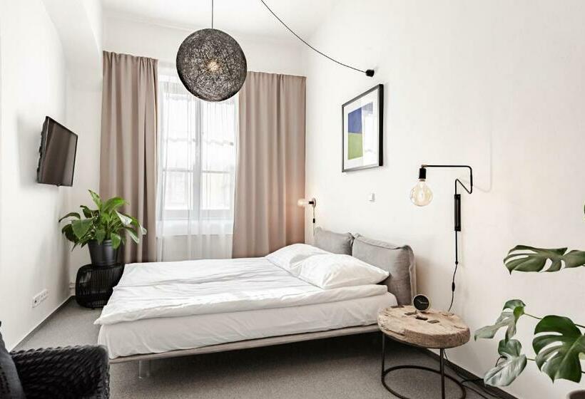 غرفة إقتصادية, Pivoňka