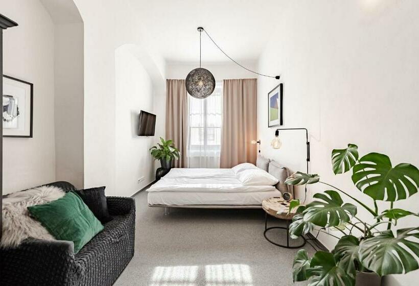 غرفة إقتصادية, Pivoňka