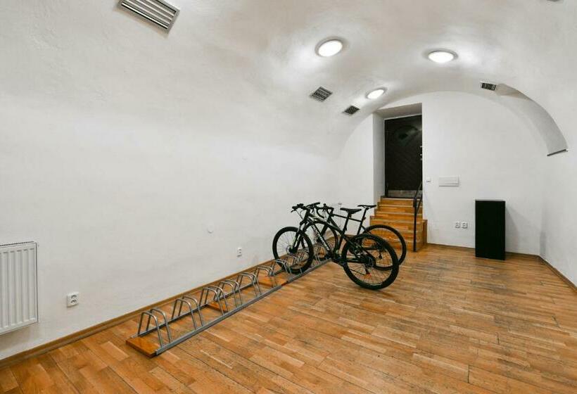 غرفة إقتصادية, Pivoňka