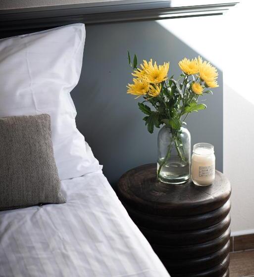 غرفة إقتصادية فردية, Pivoňka