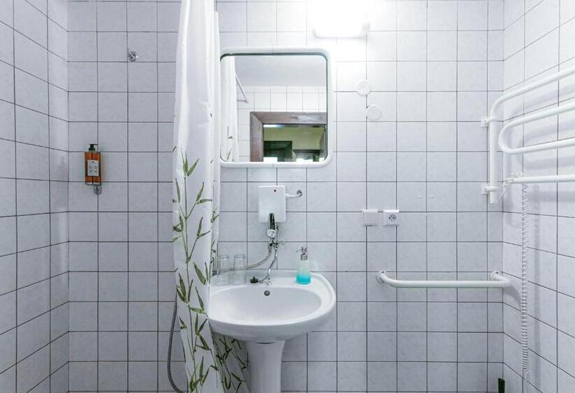 غرفة إقتصادية ثلاثية, Pivoňka