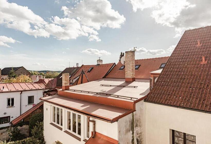 غرفة إقتصادية ثلاثية, Pivoňka