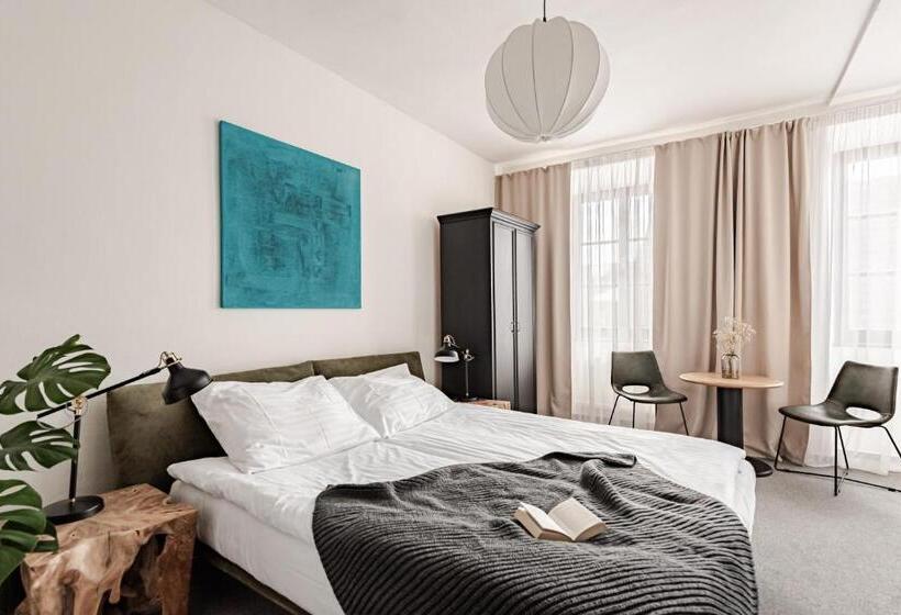 غرفة إقتصادية ثلاثية, Pivoňka