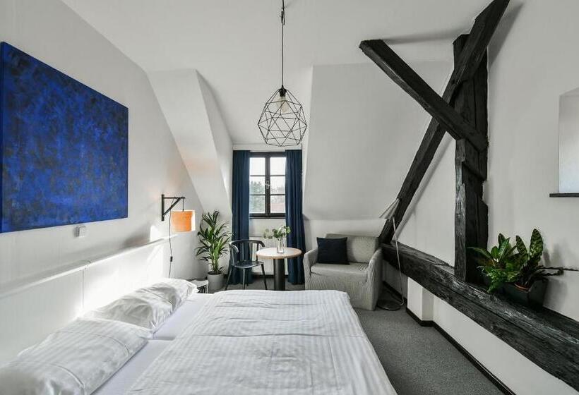 غرفة قياسية, Pivoňka