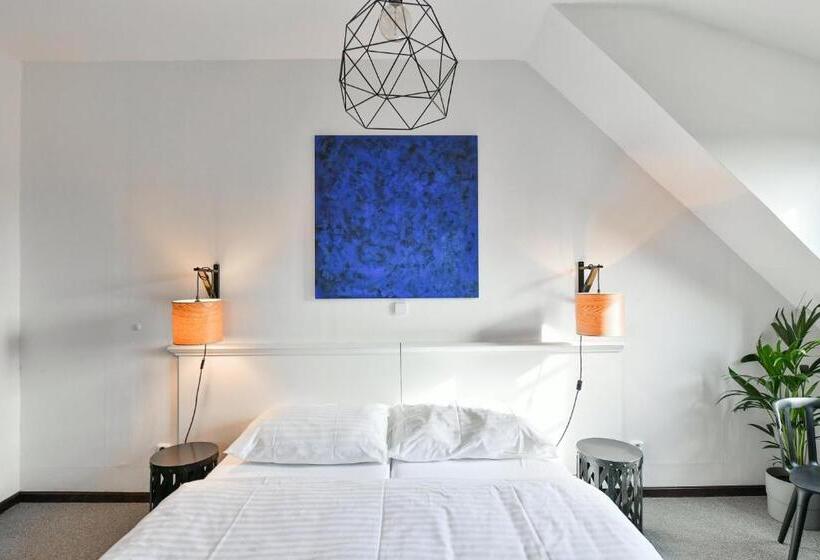 غرفة قياسية, Pivoňka