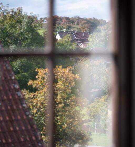 غرفة سوبيريور, Pivoňka