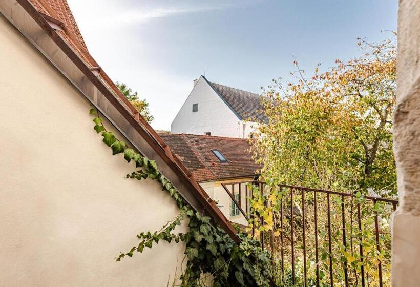 غرفة إقتصادية, Pivoňka