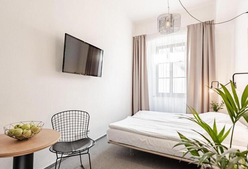 غرفة إقتصادية, Pivoňka