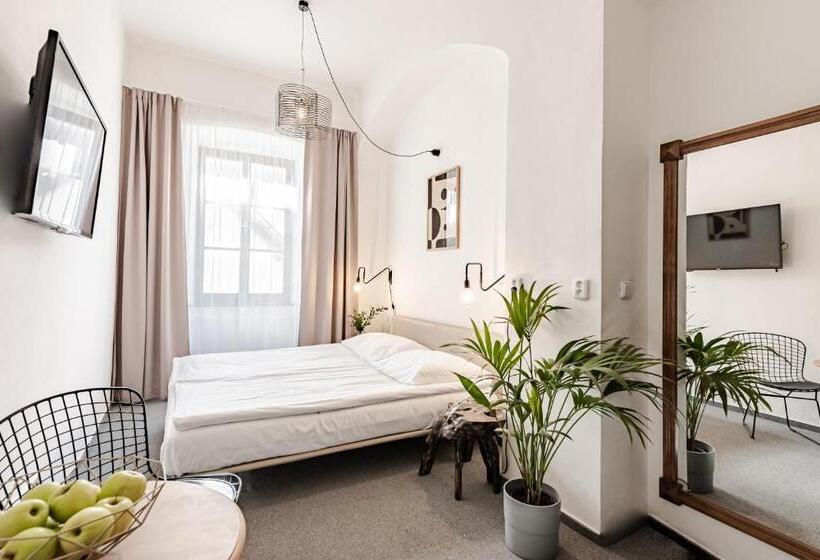 غرفة إقتصادية, Pivoňka