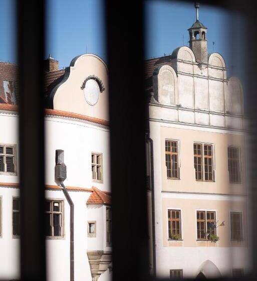 غرفة قياسية, Pivoňka