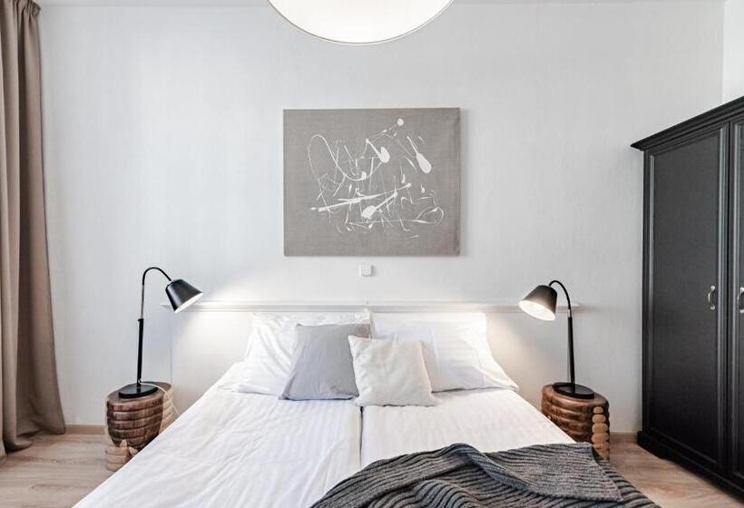 غرفة قياسية, Pivoňka