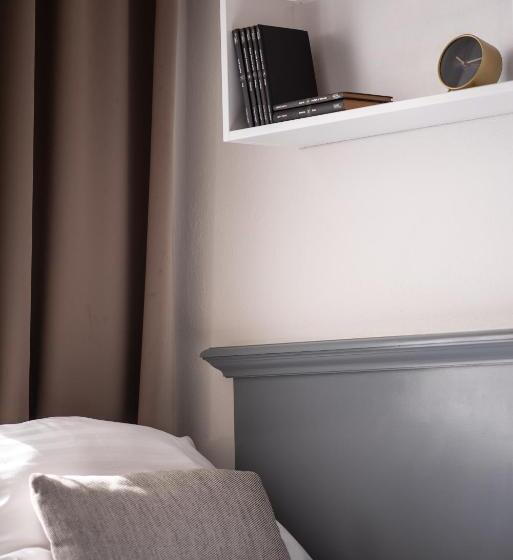 غرفة إقتصادية ثلاثية, Pivoňka