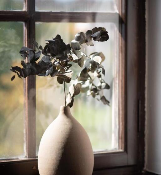 غرفة سوبيريور, Pivoňka