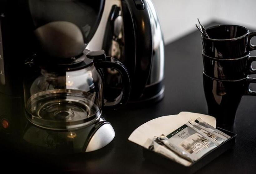 غرفة إقتصادية فردية, Pivoňka