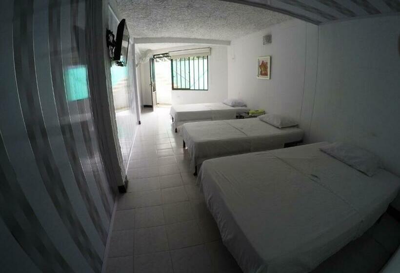 חדר סטנדרט לשלושה, Sky Club Eco