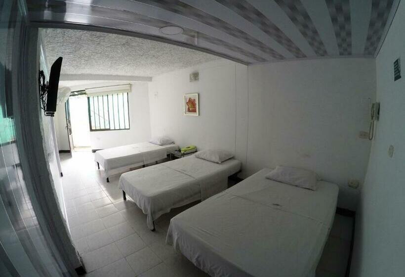 غرفة قياسية ثلاثية, Sky Club Eco