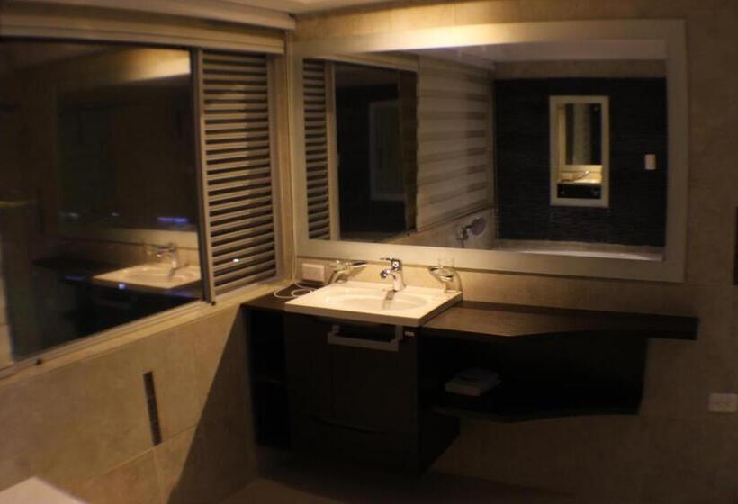 جناح مزوَّد بشرفة, Sky Club Eco