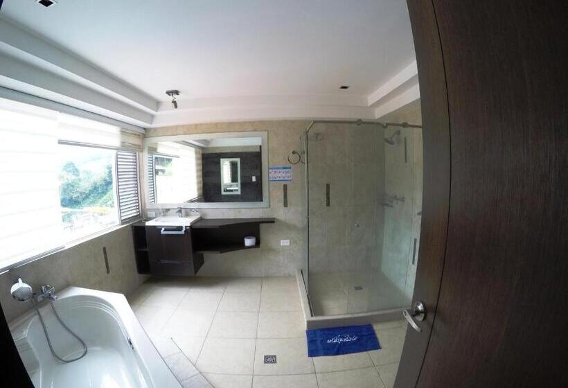 جناح مزوَّد بشرفة, Sky Club Eco