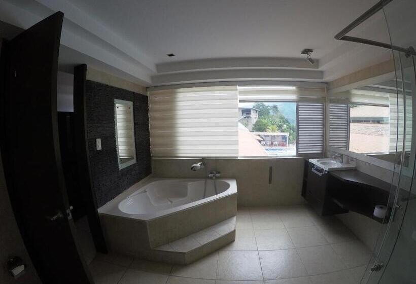 סוויטה עם מרפסת, Sky Club Eco