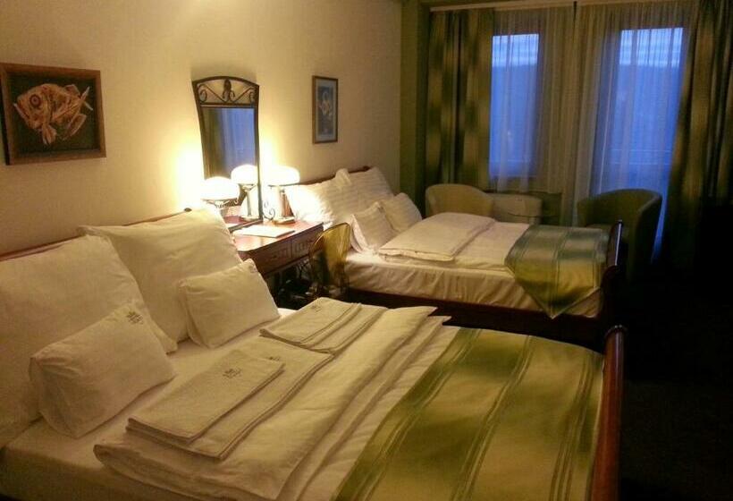 デラックスファミリールーム, Vécsecity Superior