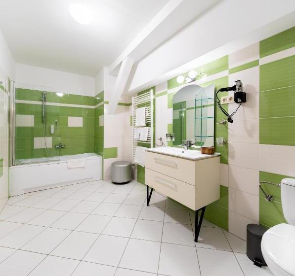 メゾネットスイート, Vécsecity Superior