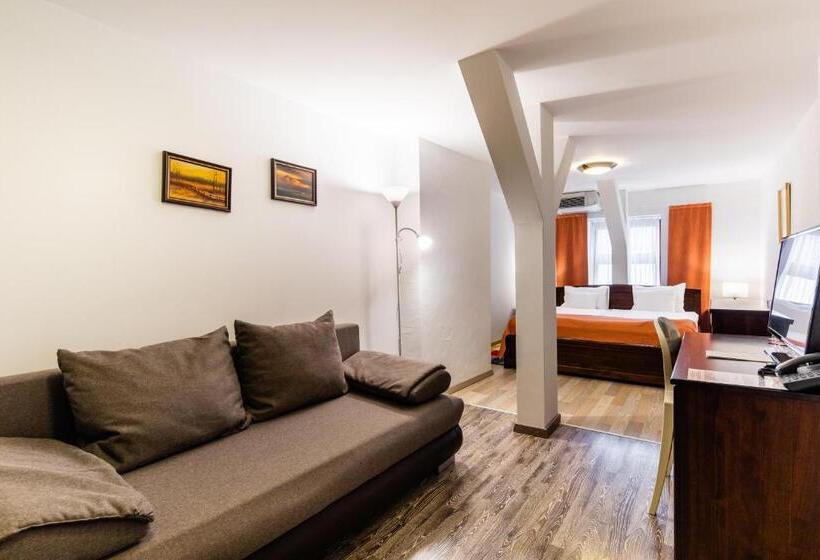 メゾネットスイート, Vécsecity Superior