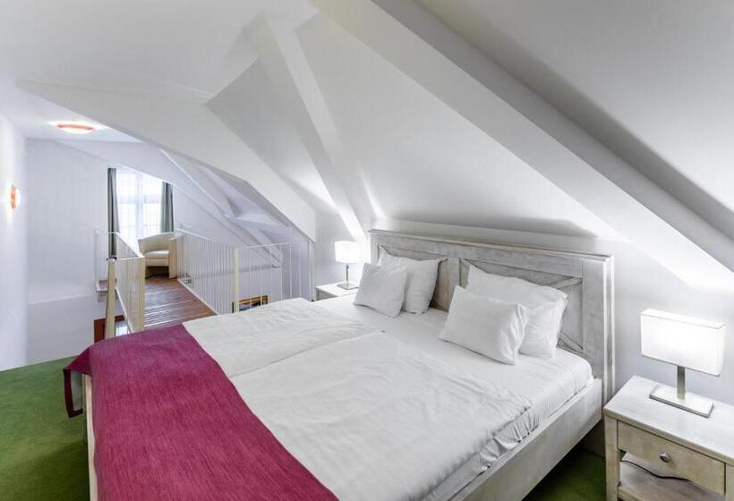 メゾネットスイート, Vécsecity Superior