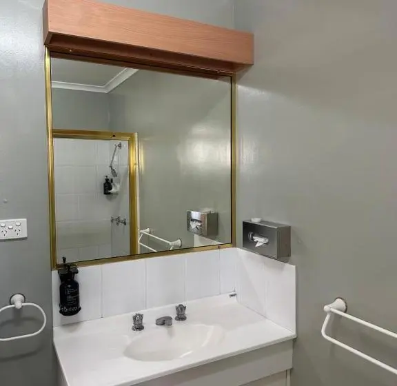 ファミリールーム, Murgon Motor Inn