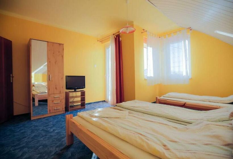 Standard-huone Jaettu Kylpyhuone, Adonisz Vendégház