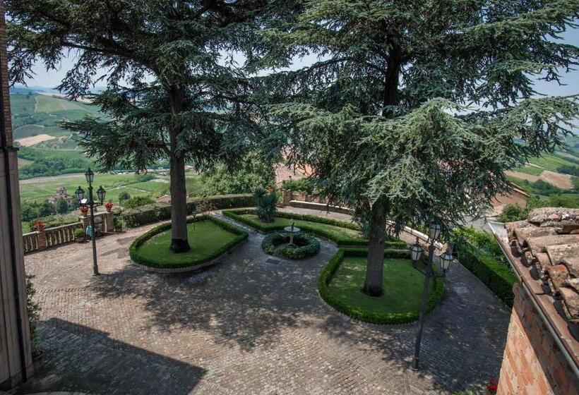 جناح ديلوكس, Castello Di Mornico Losana