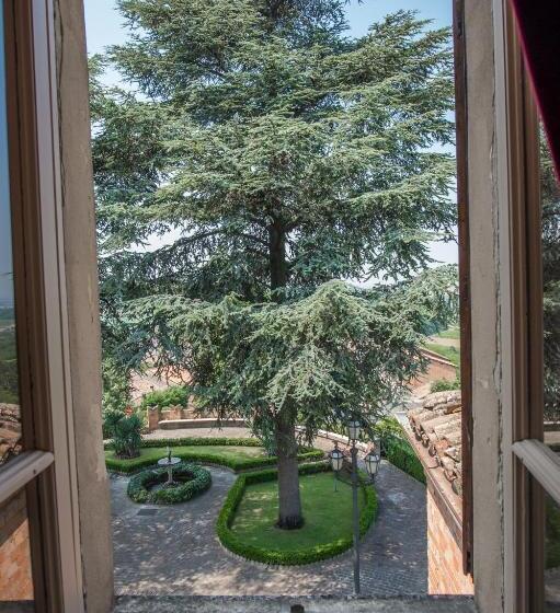 جناح ديلوكس, Castello Di Mornico Losana