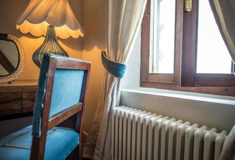 Номер Deluxe, Castello Di Mornico Losana