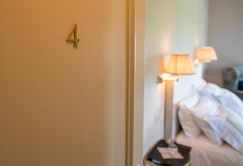 غرفة ديلوكس, Castello Di Mornico Losana