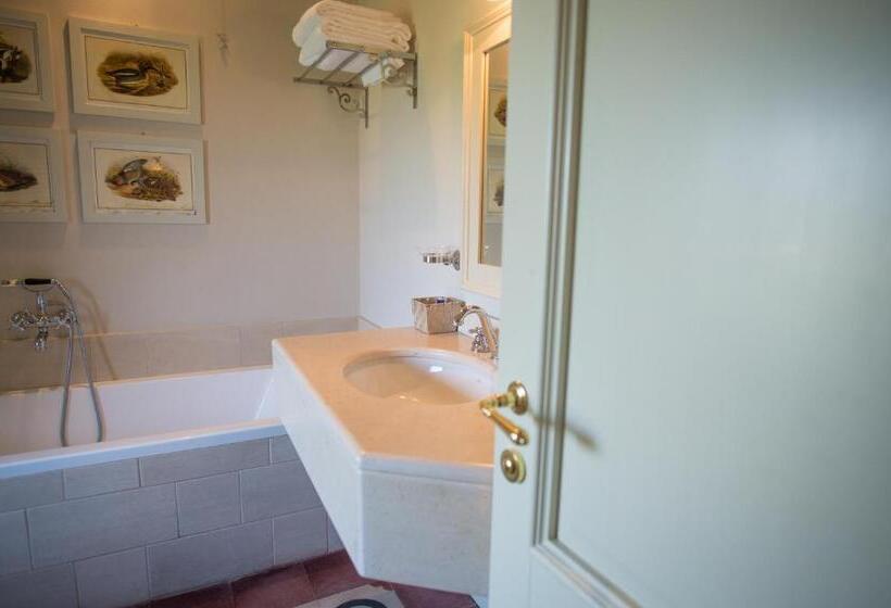 غرفة ديلوكس, Castello Di Mornico Losana