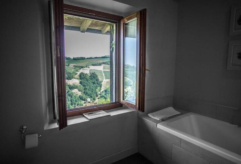 Номер Deluxe, Castello Di Mornico Losana