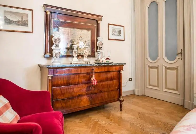 デラックススイート, Castello Di Mornico Losana